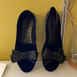 Banana Republic navy slippers